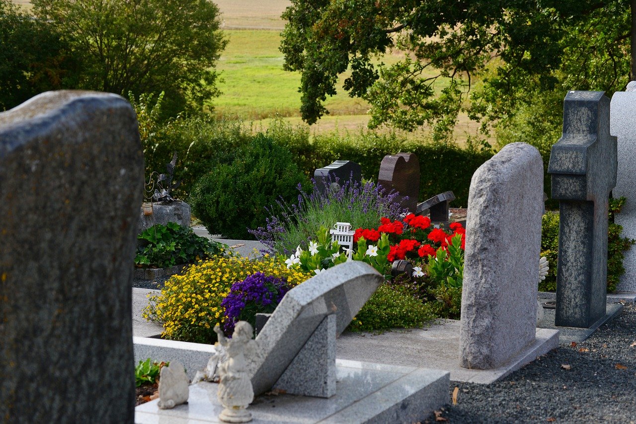 graves, graveyard, grave jewelry-3683270.jpg